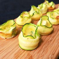 たっぷりチーズのズッキーニカップ
