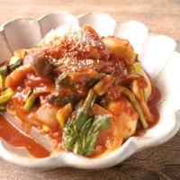 かぶの葉たっぷり かぶときのこのトマト煮