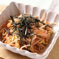 もやしとキムチの塩昆布和え