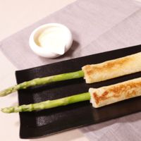 おもてなしに!食パンでアスパラのロール巻き