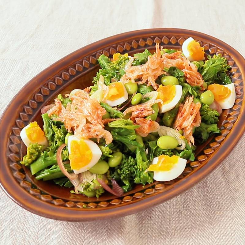 カリカリベーコンと菜の花と卵の贅沢サラダ 作り方 レシピ クラシル