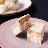 サクサク甘いホワイトミルフィーユチョコ