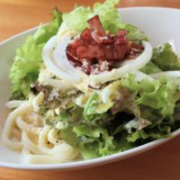 野菜を食べる シーザーサラダうどん