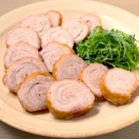 豚ロース肉で巻き巻きレンチンチャーシュー