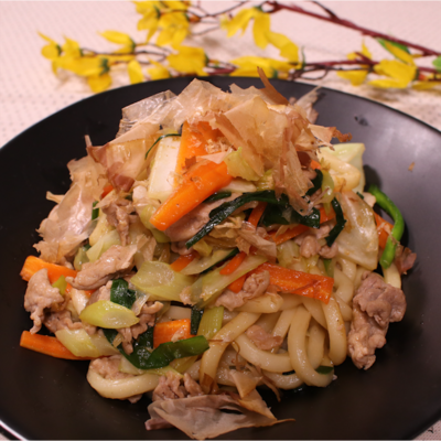 野菜のうまみたっぷり!焼きうどん