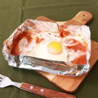 アルミホイルで焼く ミートソースの目玉焼き