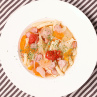 朝ごはんや夜食にぴったり!マカロニ入り野菜スープ