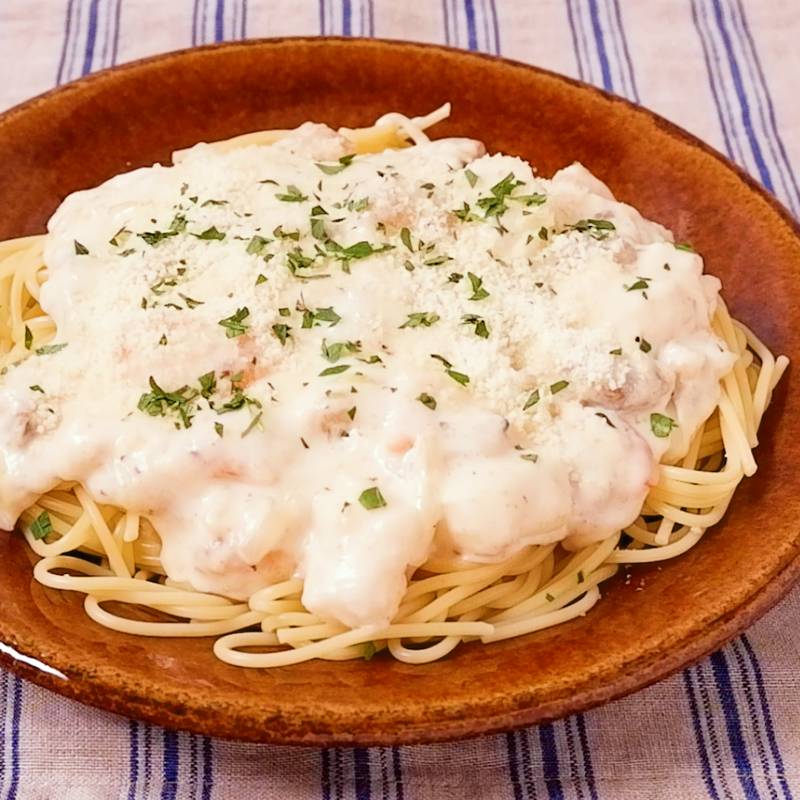 ほうれん草のペストパスタとオリーブのレシピ