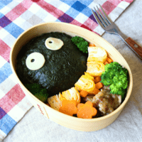 海苔でかわいく変身!おばけ弁当