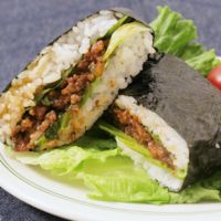 ドライカレーおにぎらず