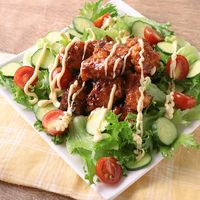 刺激的 甘辛ダレのから揚げサラダ 作り方・レシピ | クラシル