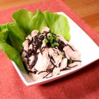 簡単おつまみ!鶏肉とひじきのレンジ蒸し