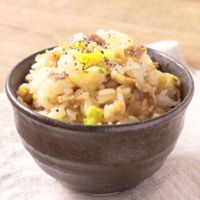 豚バラと春キャベツの中華風混ぜごはん