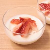 濃厚ぷるるん 練乳ヨーグルトゼリー