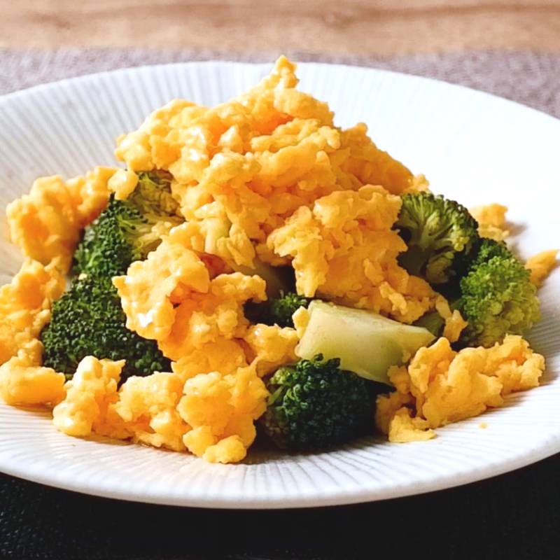 ブロッコリーとトマトのふわふわ卵ポン酢炒め 作り方・レシピ | クラシル