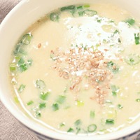 お湯を注ぐだけ!簡単マグカップ中華スープ