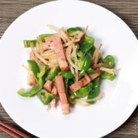 マヨ醤油香る!ピーマンとベーコンの炒め物