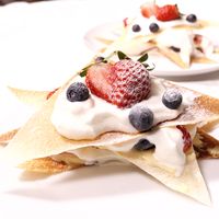 春巻きの皮で簡単ベリーのミルフィーユ