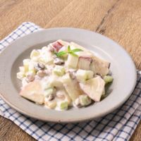 りんごとセロリのヨーグルトサラダ