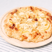ホットケーキミックスでふっくら!はちみつレモンピザ