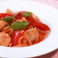 鶏むね肉とトマトの激辛トマトソース炒め