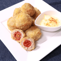 まるまるが可愛い!ひき肉で包むトマトボールフライ