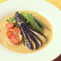いろどり野菜の冷やしカレーうどん