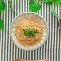 菜の花と鮭のガーリックライス