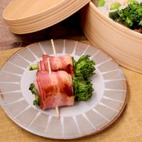 春のお弁当おかず 菜の花ベーコン