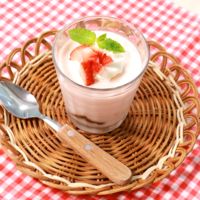 グラスで簡単!いちごのレアチーズケーキ