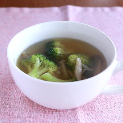 ブロッコリーのガーリックコンソメスープ