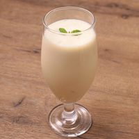 材料3つで ゴロゴロ桃シェイク