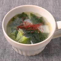 白菜とわかめのスープ