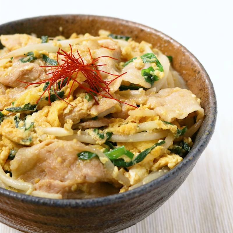 節約 豚肉と卵のオイスター炒め丼 作り方 レシピ クラシル