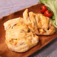 焼き鳥缶で簡単!さくっ!とろーりなパイピザ
