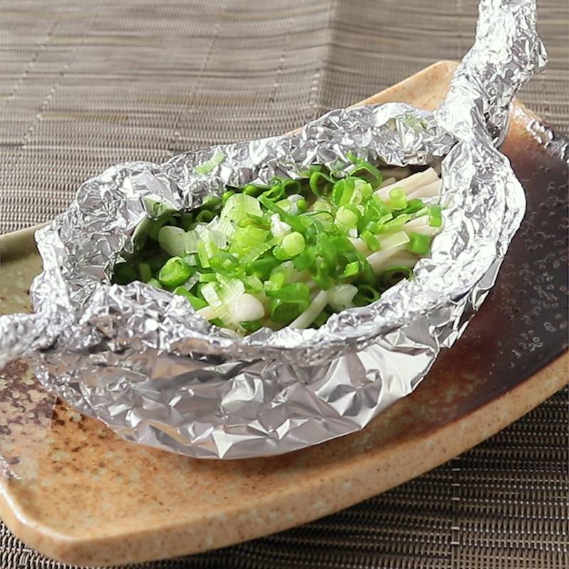 小ねぎたっぷり えのきのバターホイル焼き 作り方・レシピ | クラシル