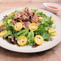 豚こま肉の爽やか金柑サラダ