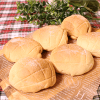 ロールパンが変身!?簡単メロンパン
