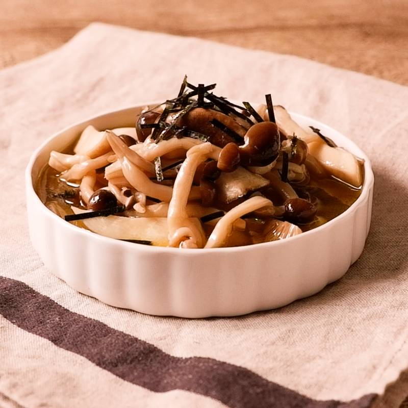 エリンギとしめじのバターポン酢炒め 作り方 レシピ クラシル
