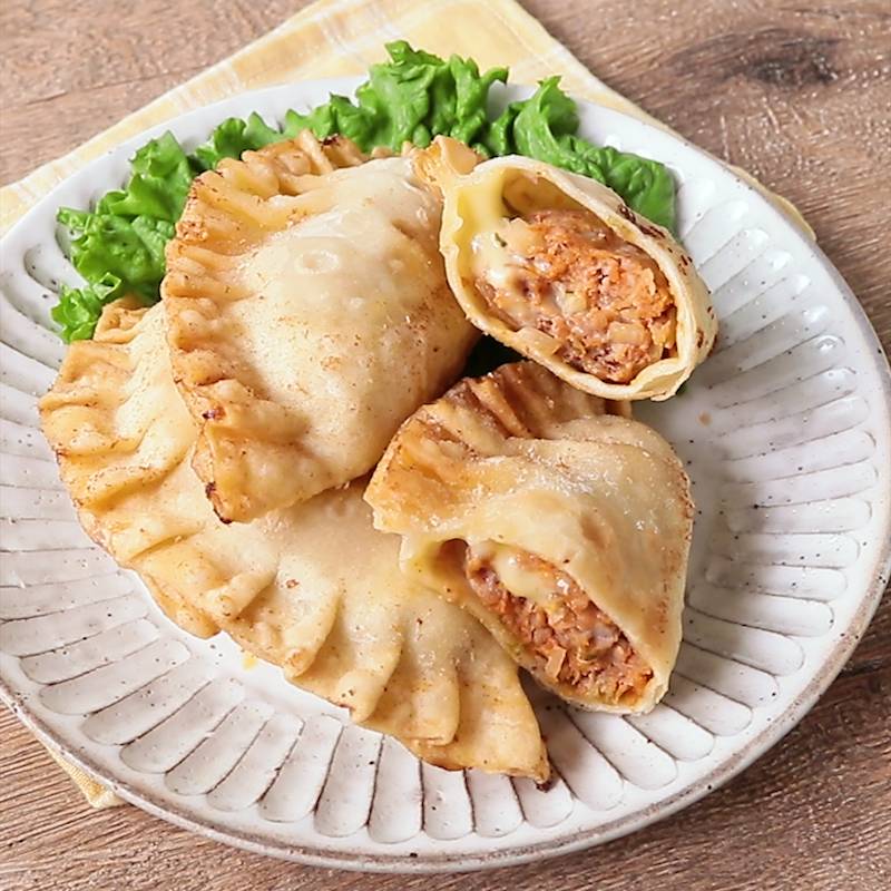 ボリューム満点 キムチとチーズの津ぎょうざ 作り方 レシピ クラシル