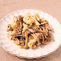 カリフラワーとキノコの味噌ソース炒め