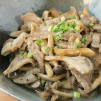 豚肩ロースときのこのゴマポン炒め