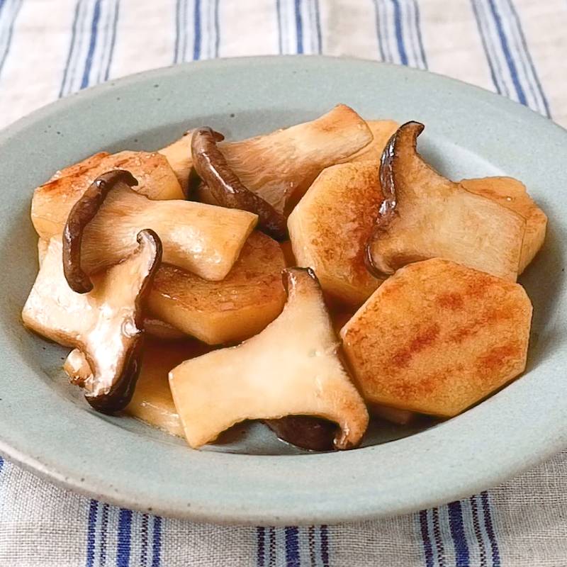 10分で作れる 長芋とエリンギのめんつゆバター炒め 作り方 レシピ クラシル