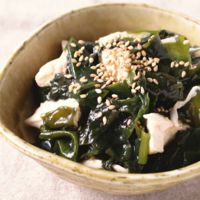 さっぱり 鶏肉と生わかめの梅和え