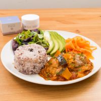 ビタミンで美活!鶏肉とかぼちゃの簡単トマト煮込み