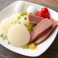 大根とポークランチョンミートの彩りおでん