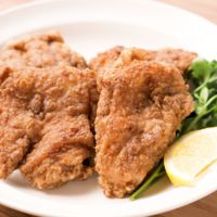 鶏もも肉でサクッとジューシーフライドチキン