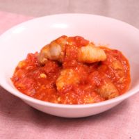 巻いて煮るだけ!チーズの肉巻きトマト煮込み