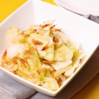 さっぱり美味しい!キャベツと桜エビの炒め物