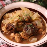 レモンとプルーンでお肉柔らか!鳥もも肉の白ワイン煮